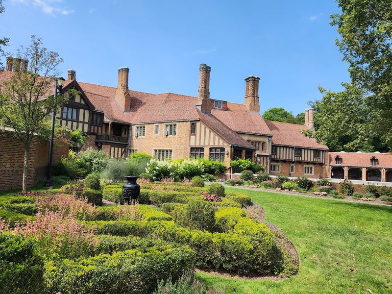 Matilda Dodge Wilson: The Woman Behind the Mansion