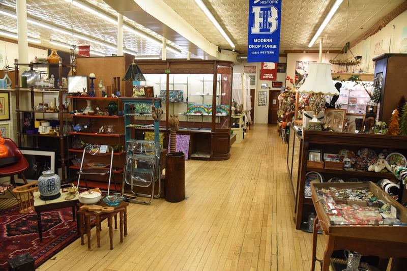 Mid-Century Modern Pieces That Collectors Dream About