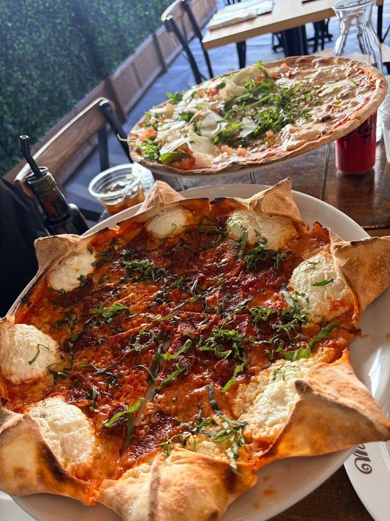 Mister O1 Extraordinary Pizza - Miami, Florida