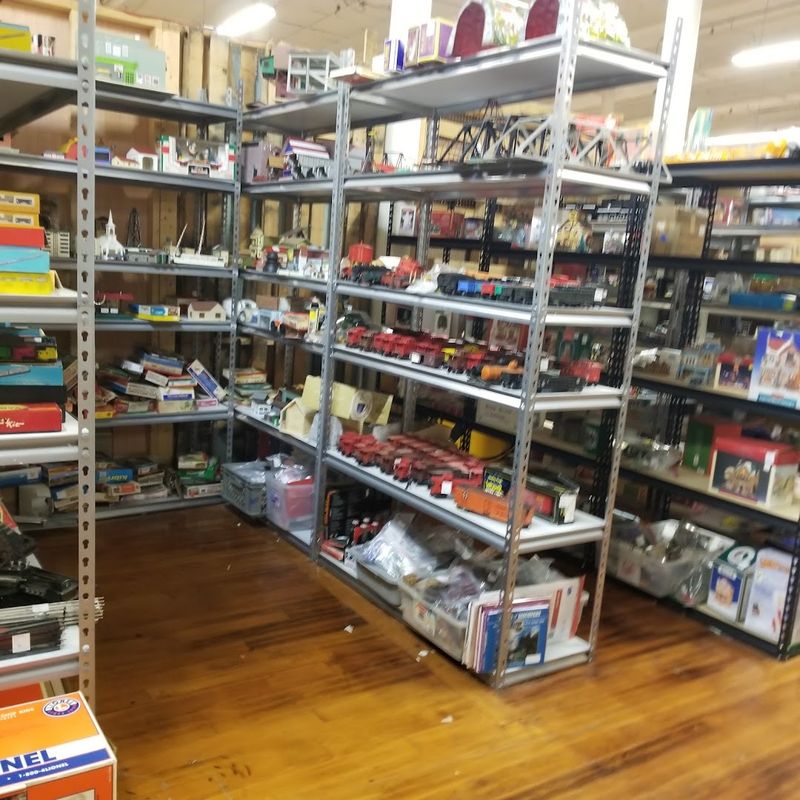 Model Trains and Railroad Collectibles for Enthusiasts