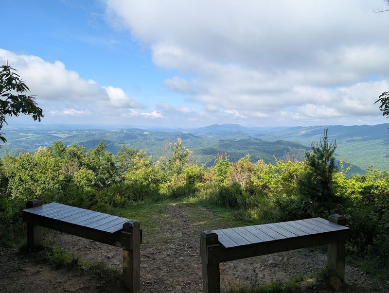 Molly's Knob Trail Hike Molly's Knob Trail Hike