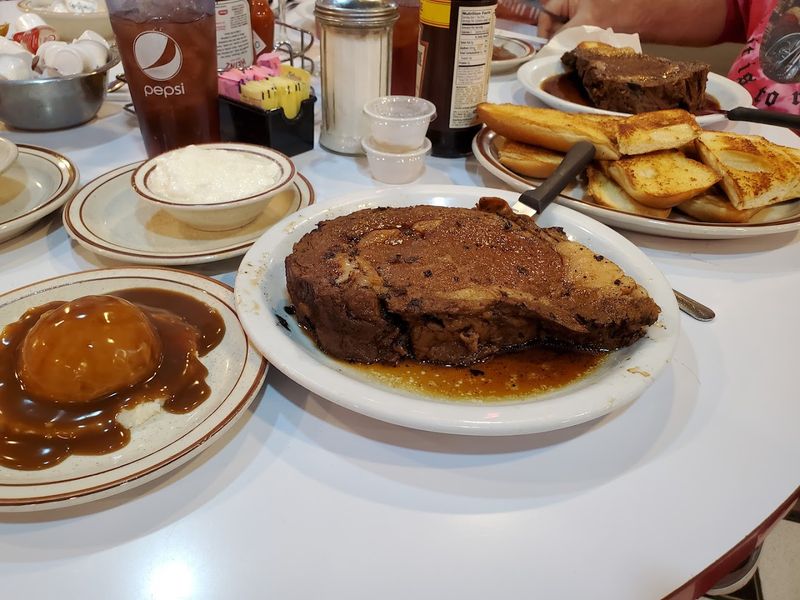 Monday Night Prime Rib That's a Hidden Gem