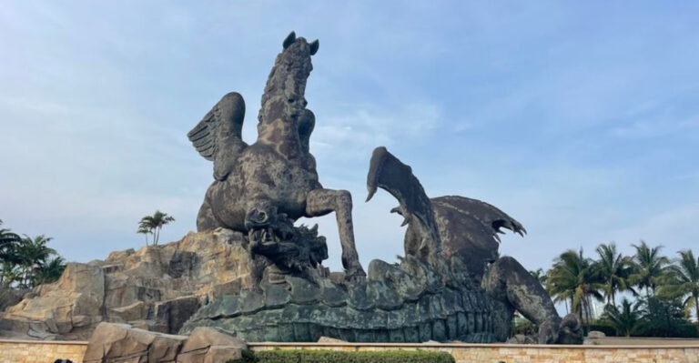 Most People Have No Idea This Massive Pegasus And Dragon Statue Exists In Florida