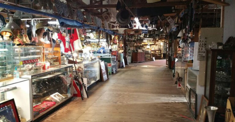 Most people have no idea this massive Georgia flea market is hiding in plain sight