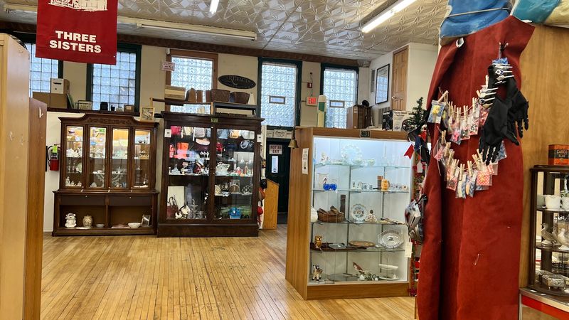 Nearly 30 Years of Antique Mall History Nearly 30 Years of Antique Mall History