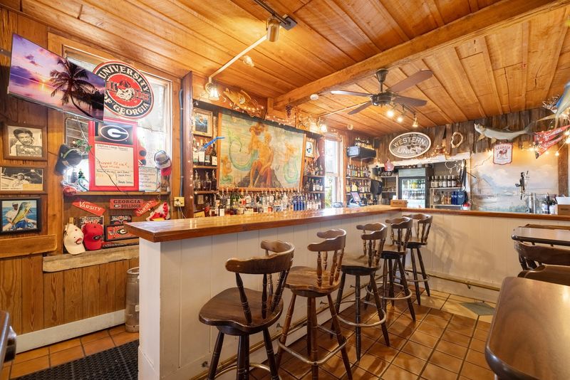 Neptune's Bar: Where the Spirits Flow and Maybe Linger Neptune's Bar: Where the Spirits Flow and Maybe Linger