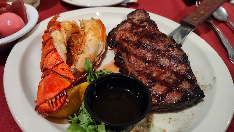 Non-Seafood Options That Prove Everyone Is Welcome Non-Seafood Options That Prove Everyone Is Welcome