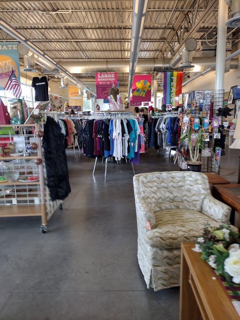 Nonreligious and Inclusive Shopping Environment Nonreligious and Inclusive Shopping Environment