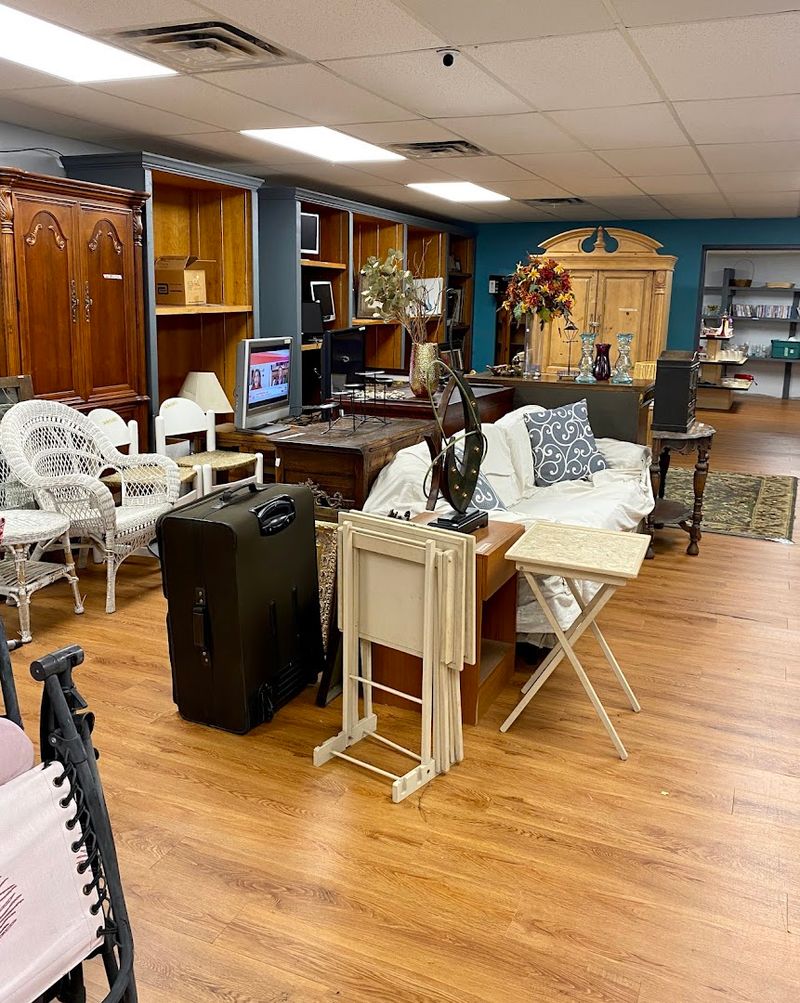 Northside Neighborhood House Thrift Store - Chattanooga, Tennessee