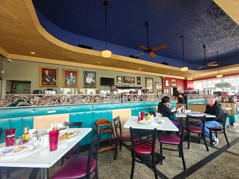 Nostalgic 1950s Diner Atmosphere