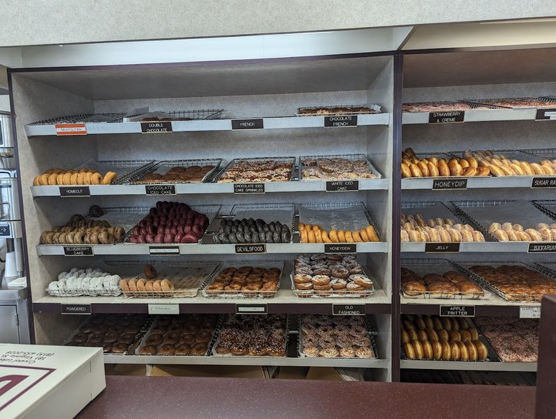 Old-Fashioned Cake Donuts Worth the Drive Old-Fashioned Cake Donuts Worth the Drive