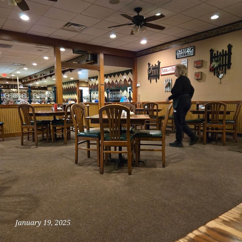 Old-Fashioned Diner Atmosphere That Feels Like Stepping Back in Time