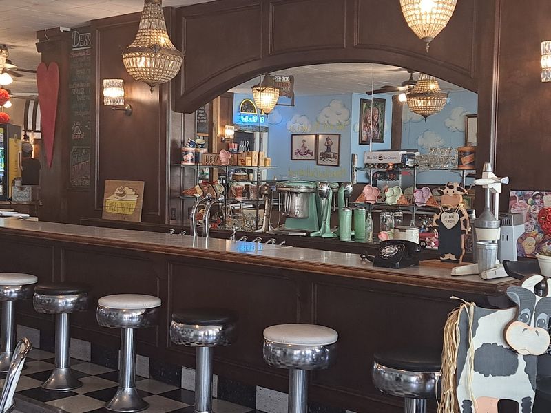 Old-Fashioned Soda Fountain Experience