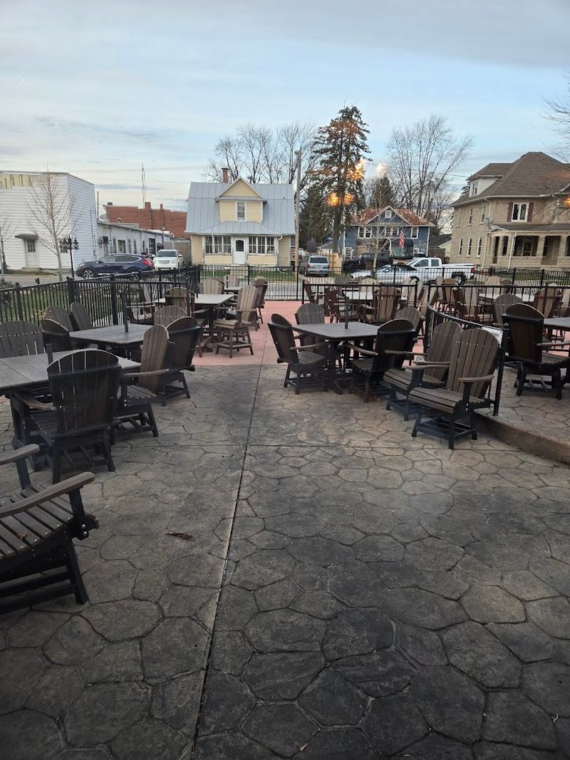 Outdoor Patio Seating for a Relaxed Dining Experience Outdoor Patio Seating for a Relaxed Dining Experience