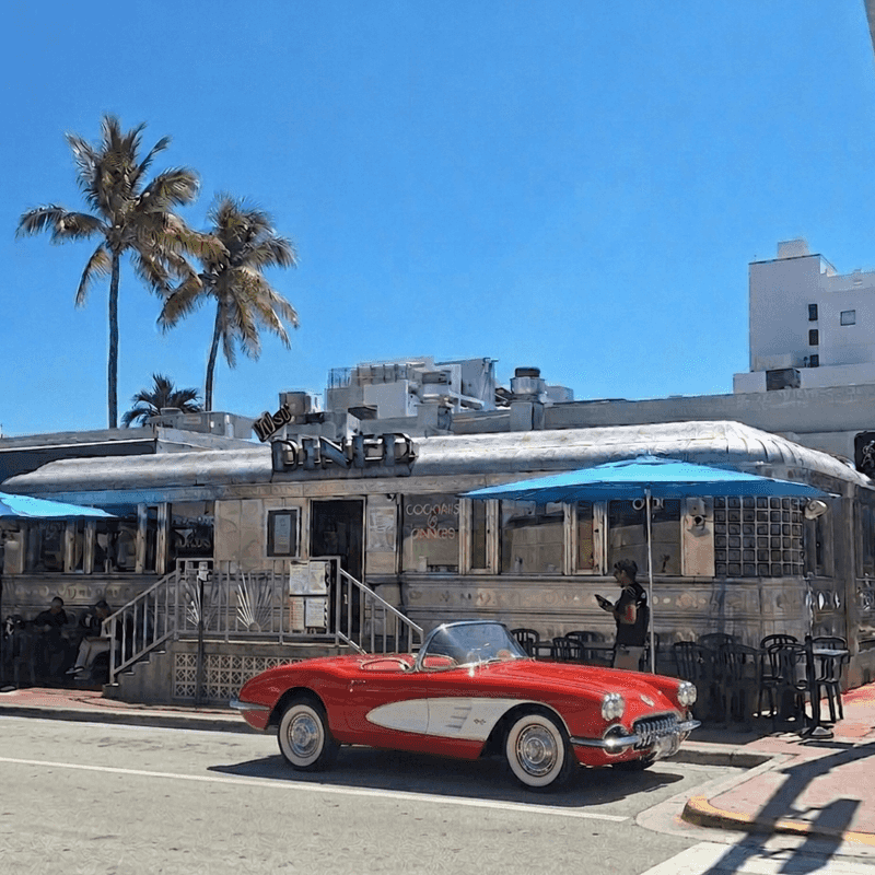 Outdoor Patio and Sidewalk Seating for Miami Vibes