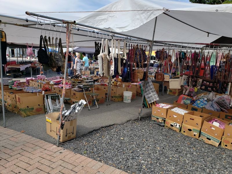 Outdoor Stalls Perfect for a Casual Weekend Stroll