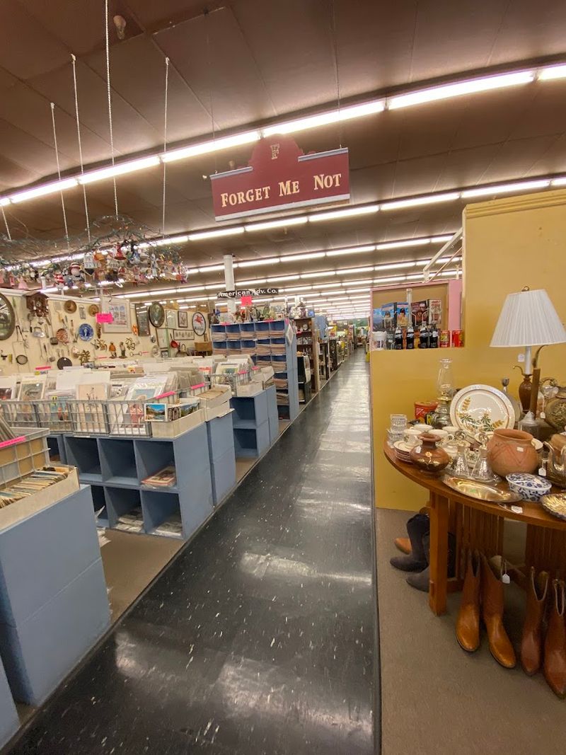 Over 140 Individual Vendors Under One Roof