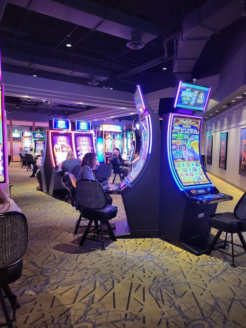 Over 400 Slot Machines To Keep You Spinning