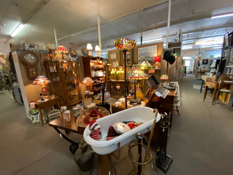 Over 60 Vendors Mean Something for Everyone Over 60 Vendors Mean Something for Everyone
