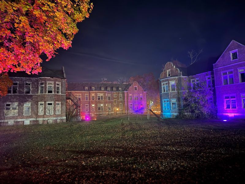 Paracon: A Paranormal Convention Unlike Any Other Paracon: A Paranormal Convention Unlike Any Other