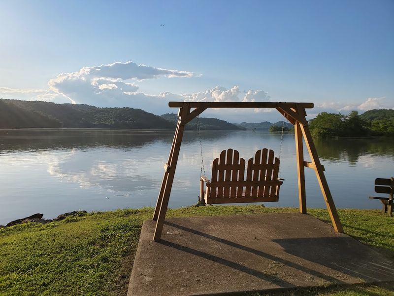 Peaceful Picnic Spots With Stunning Lake Views