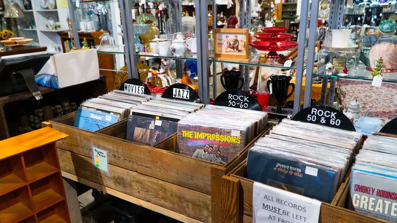 Peachtree Peddler's Flea Market & Antique Centre - McDonough, Georgia