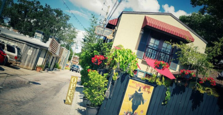 People Travel Across Florida To Explore This Tiny Town Filled With Priceless Antiques