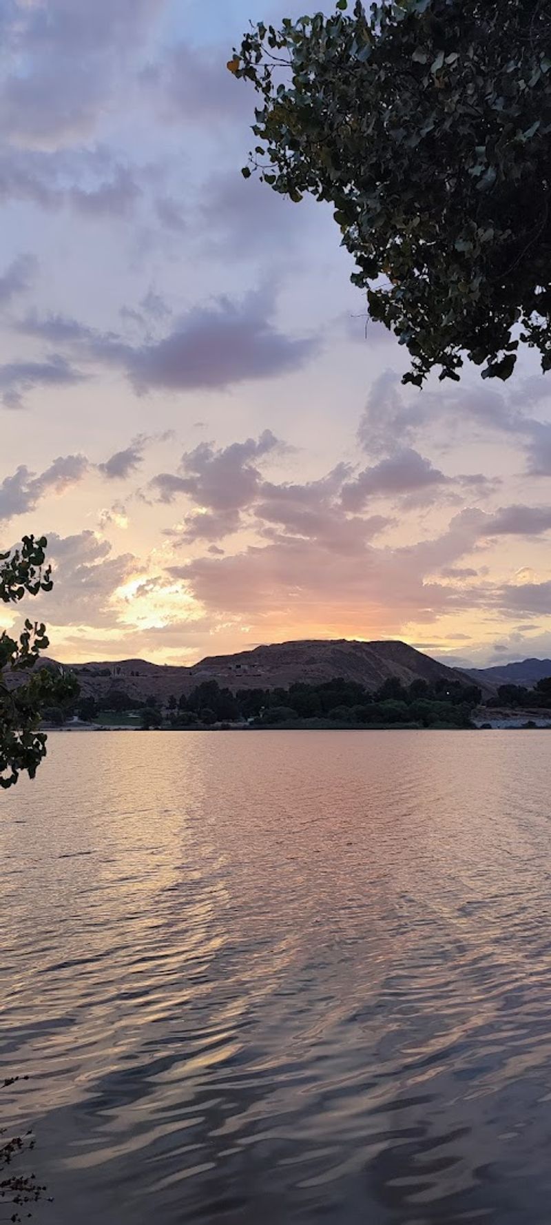 Perfect Sunsets That Look Painted by Hand Perfect Sunsets That Look Painted by Hand
