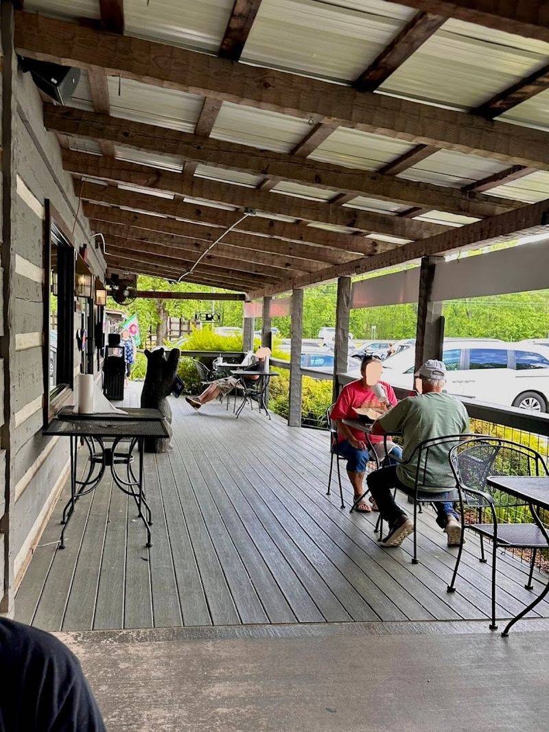 Pet-Friendly Porch With a Mountain View