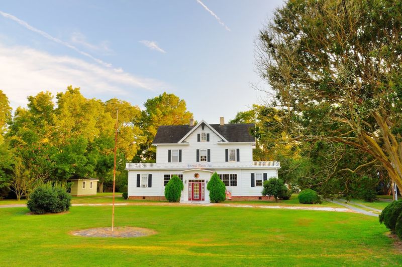 Photograph the Beautiful Victorian Homes