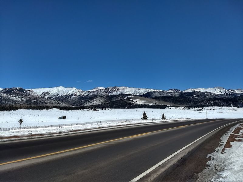 Pikes Peak: The Iconic Summit Just Minutes Away