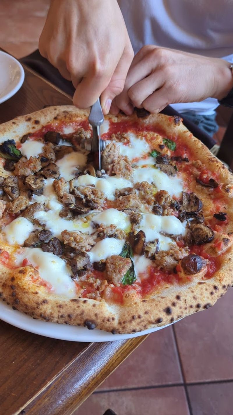 Pistachio Pizza: The Unexpected Star of the Menu