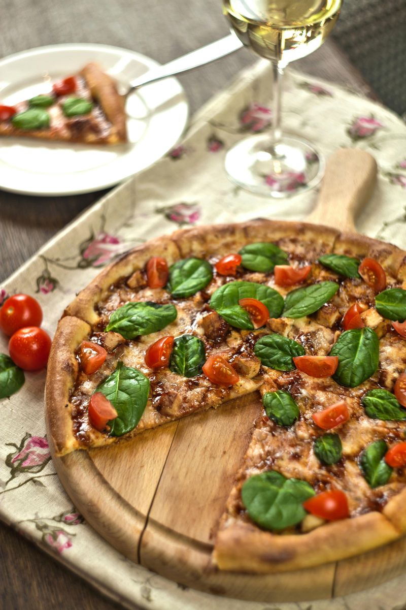 Pizza Fresh basil Pizza Fresh basil