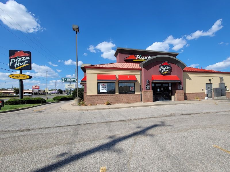 Pizza Hut - Wichita, Kansas