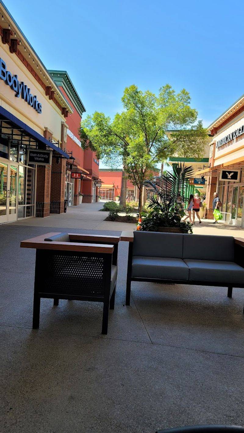 Plenty of Seating and Rest Areas Throughout the Complex