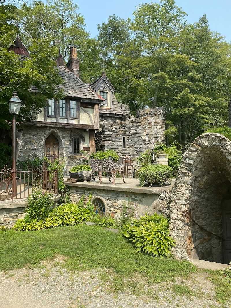 Proximity to Millbrook Village and Local Attractions Proximity to Millbrook Village and Local Attractions