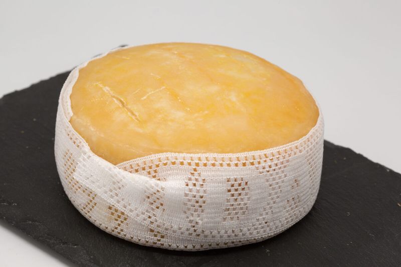 Queso Manchego Curado - Spain Queso Manchego Curado - Spain