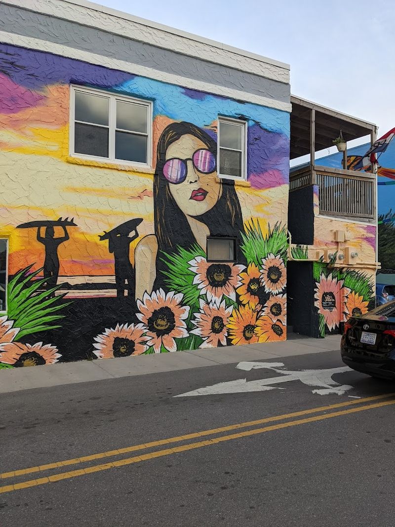 Quirky Art, Architecture, and Sidewalk Paintings to Discover Quirky Art, Architecture, and Sidewalk Paintings to Discover