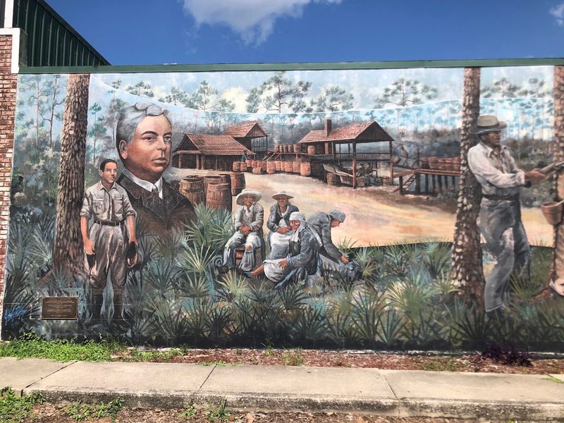 Real People, Real Stories: Murals That Honor the Community Real People, Real Stories: Murals That Honor the Community
