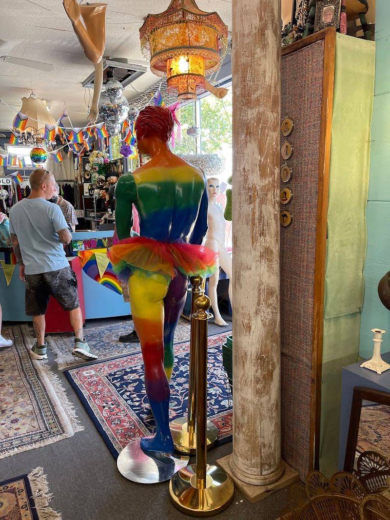 Retro And Funky Vibes That Austin Locals Absolutely Love Retro And Funky Vibes That Austin Locals Absolutely Love