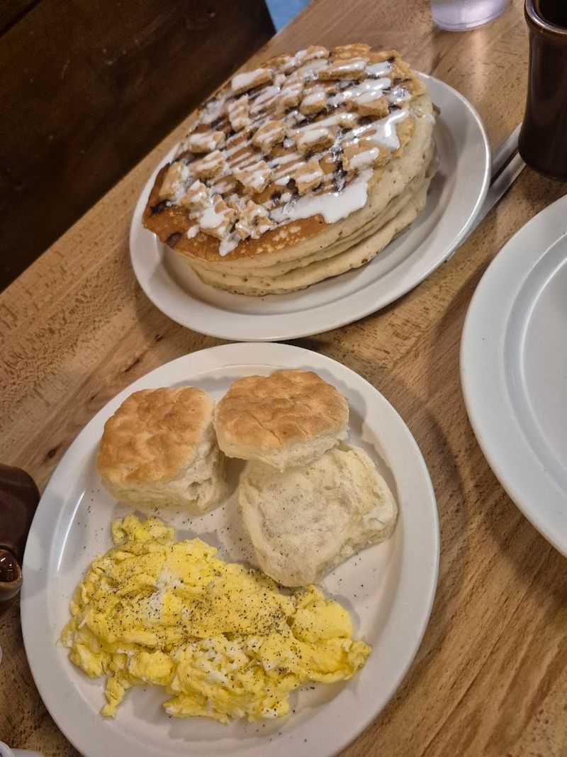 Rich, Flavorful Sausage Gravy Worth Every Calorie