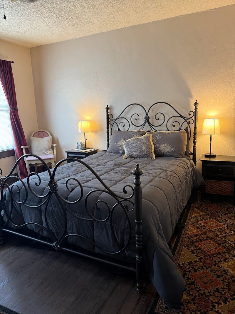Room Options From Cozy Standards to Spacious Suites Room Options From Cozy Standards to Spacious Suites
