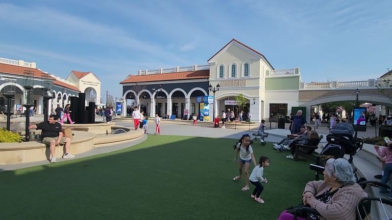 Safety, Cleanliness, and a Family-Friendly Atmosphere