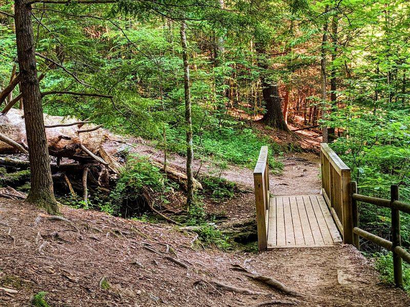 Safety Tips and Trail Etiquette at Burgess Falls Safety Tips and Trail Etiquette at Burgess Falls