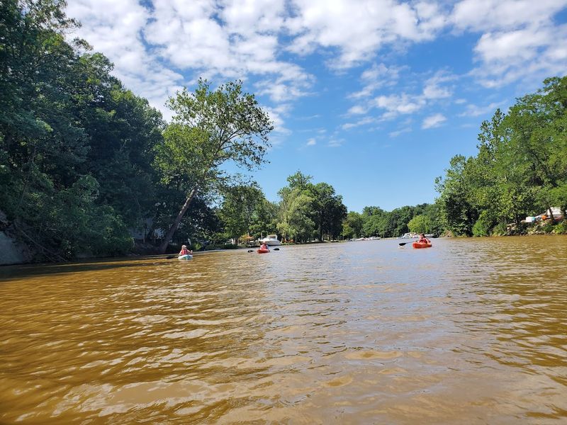 Sailing and Water Sports on a Freshwater Sea