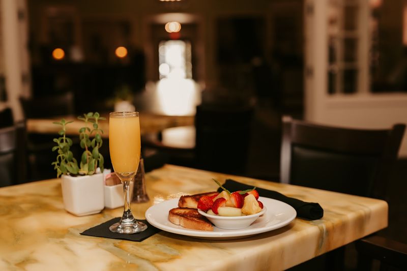 Sasha's on the Park: Dining With Old-World Flair