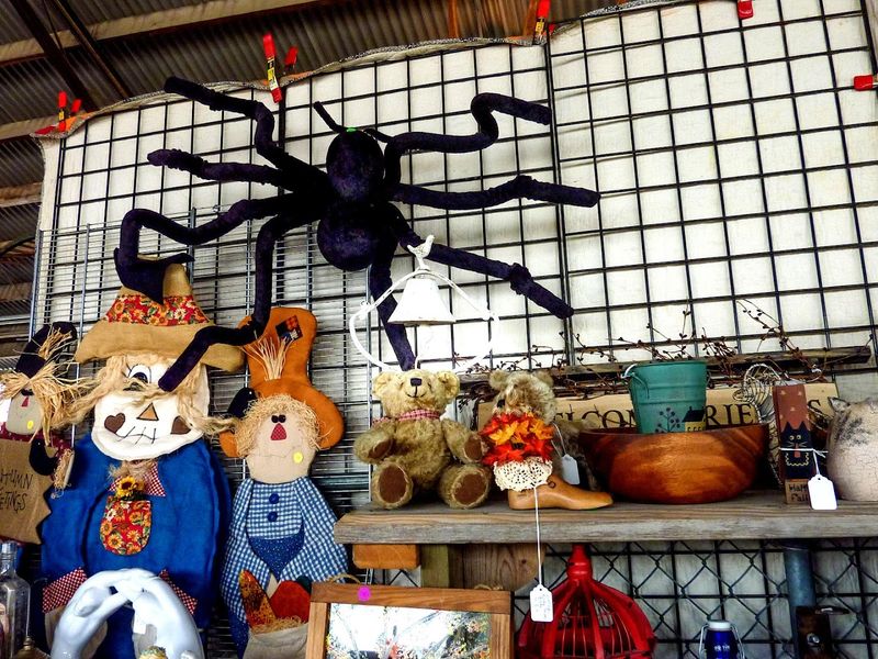Seasonal Decor That Changes With Every Visit