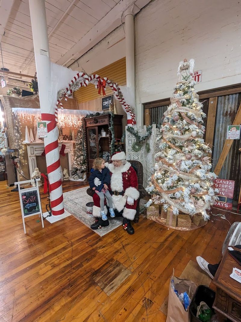 Seasonal Displays That Transform the Shopping Experience