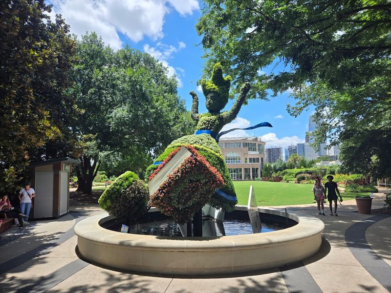 Seasonal Exhibitions That Keep Every Visit Fresh