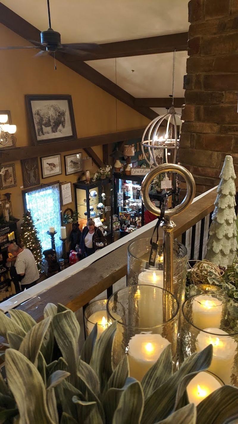 Seasonal and Christmas Decorations Worth Seeing